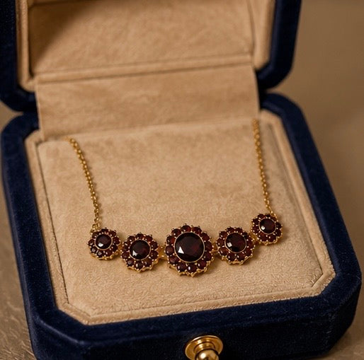 Noir Rosette Garnet Cascade