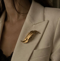 Sculpted Verdant Leaf Pin