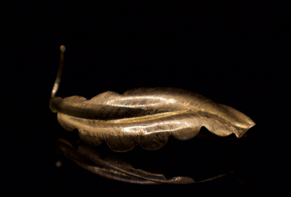 Sculpted Verdant Leaf Pin