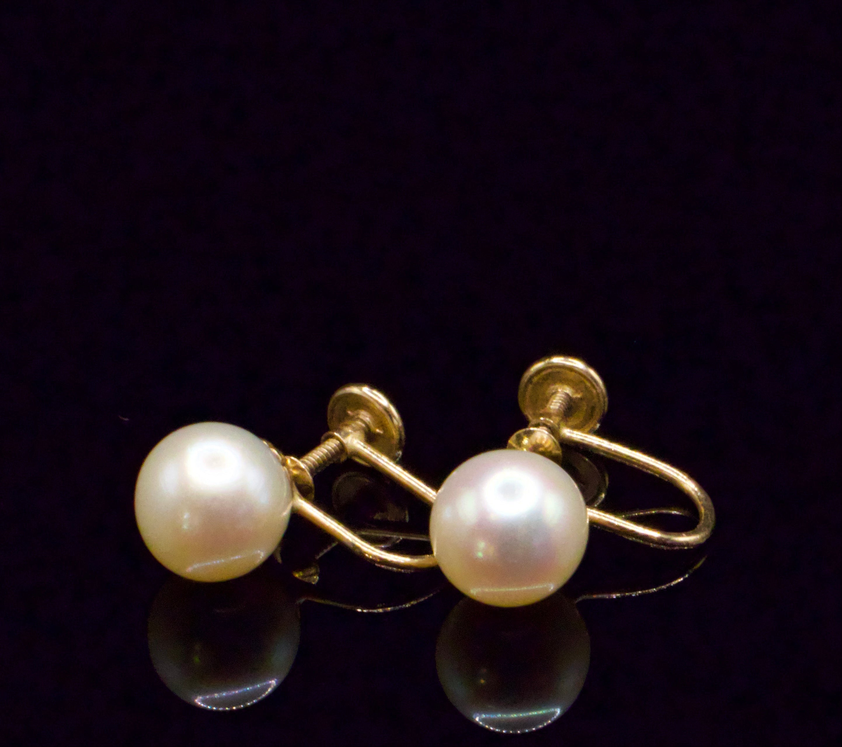 Perle No. 1 Screwback Earrings